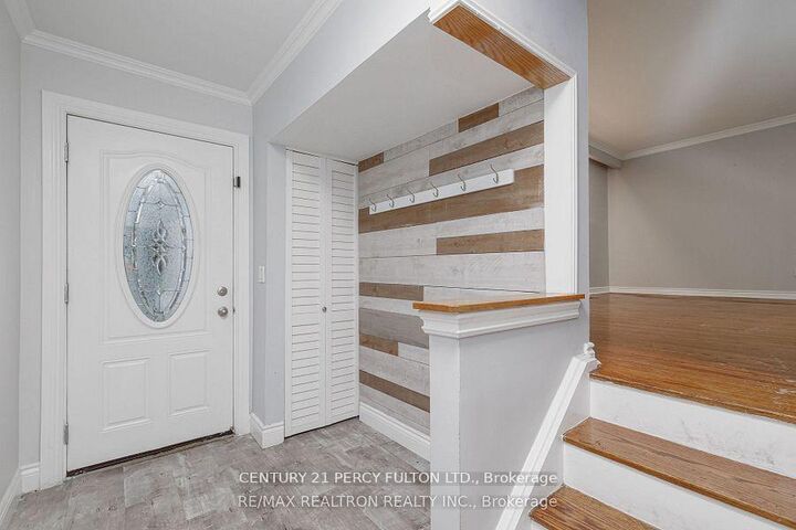 Property Photo:  542 Dianne Drive  ON L1H 7A6 