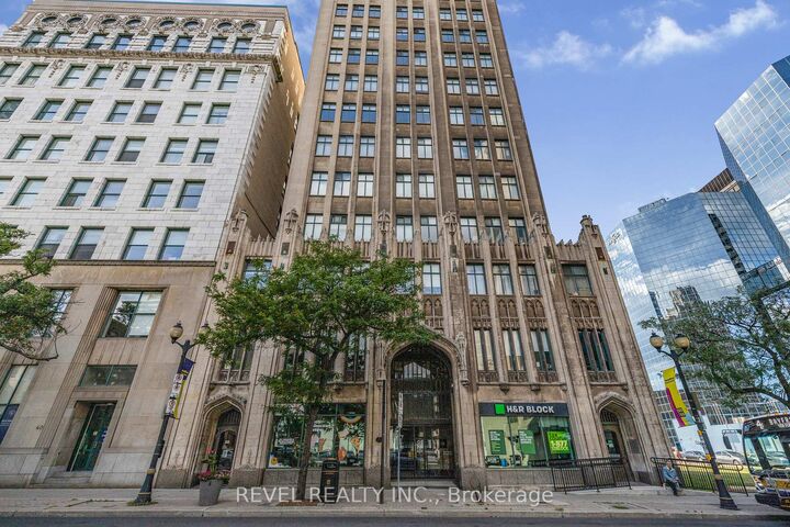 36 James Street S 303 — photo 1