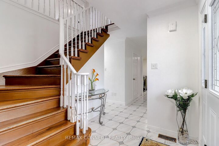 Property Photo: 4 Mayflower Street S ON L1N 8B1