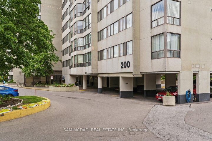 Property Photo: 200 Robert Speck Parkway 1203 ON L4Z 1S3