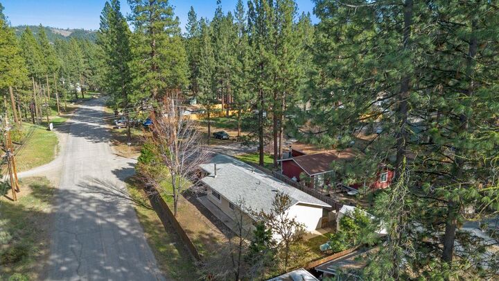 Property Photo:  833 W Plumas Avenue  CA 96122 