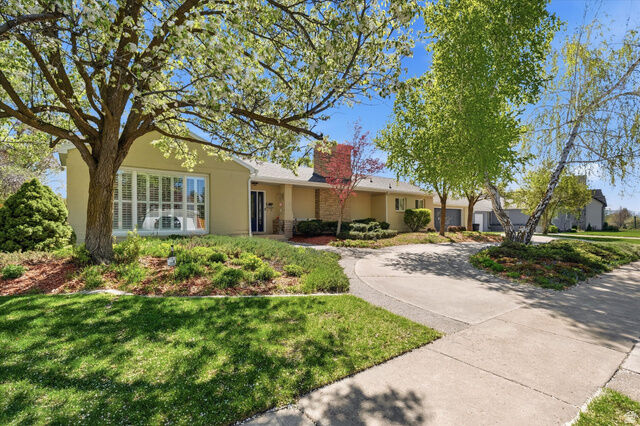 Property Photo: 1616 E Sunset Dr N UT 84321