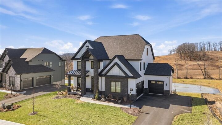 Property Photo:  115 Amaryllis Ln  PA 15005 