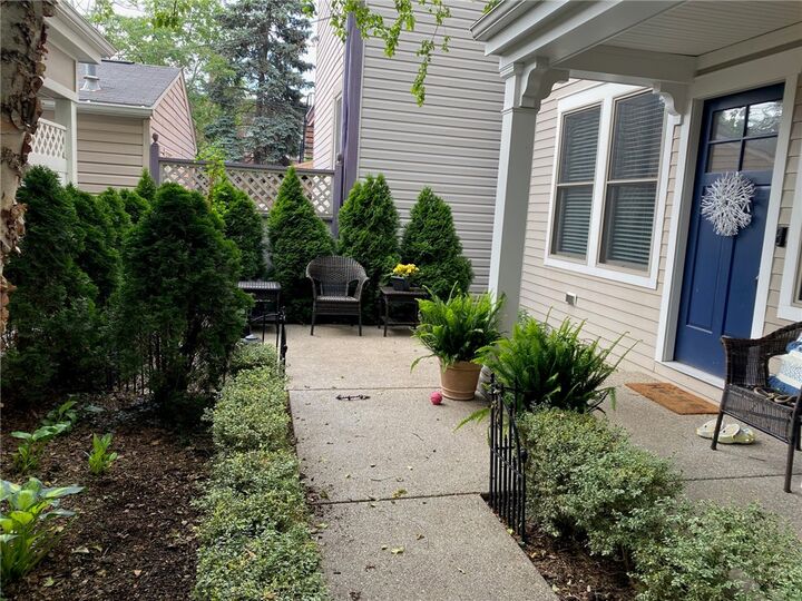 Property Photo: 706 Ivy St Unit 2 PA 15232