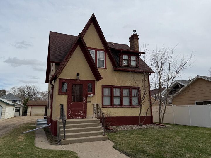 Property Photo:  1315 S 1st Street  SD 57401 