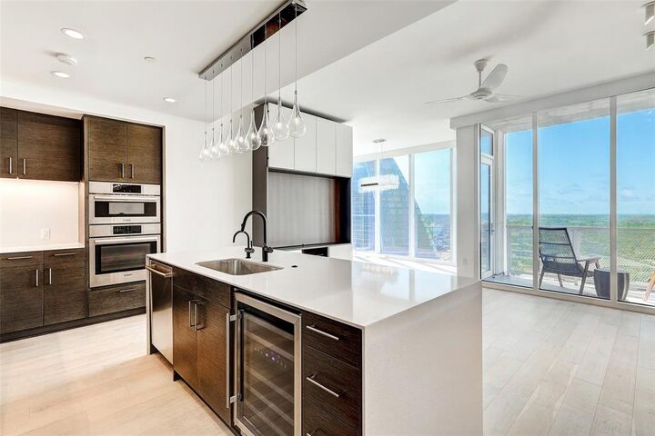 Property Photo:  301 West Avenue 3105  TX 78701 