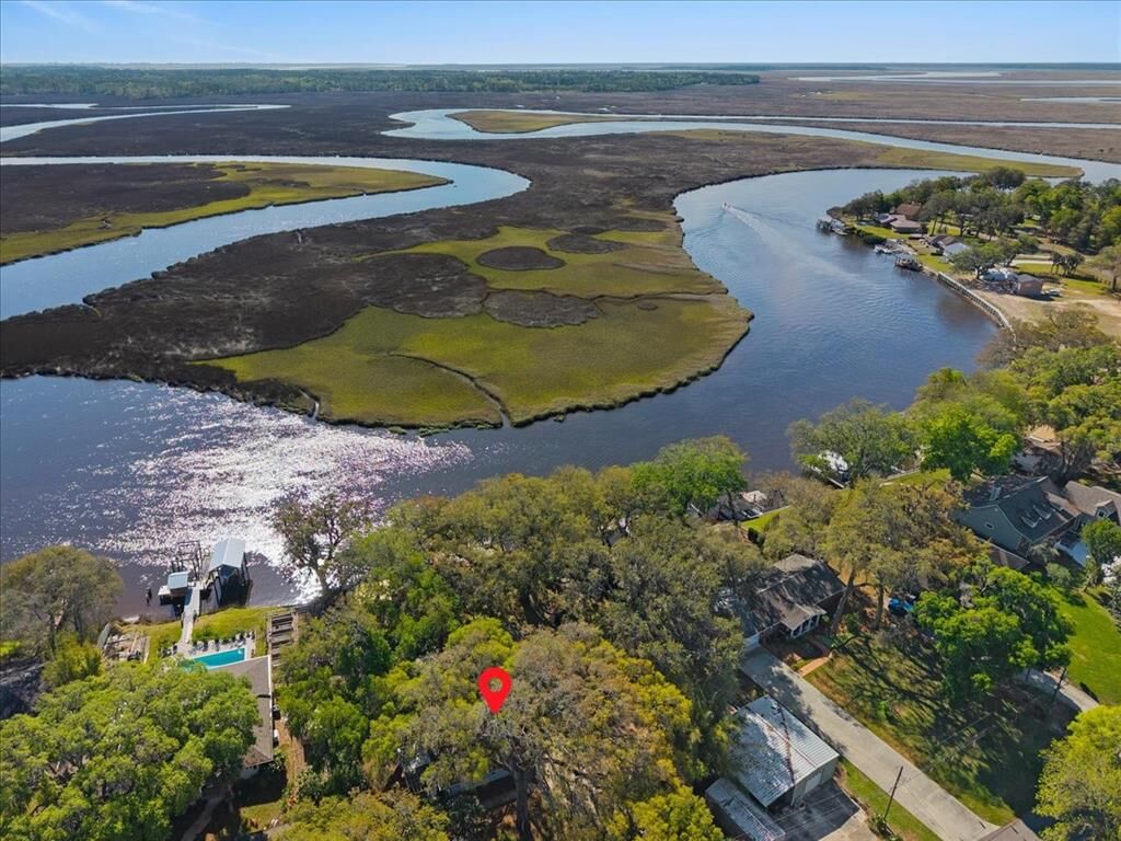Property Photo:  85316 Avant Road  FL 32097 