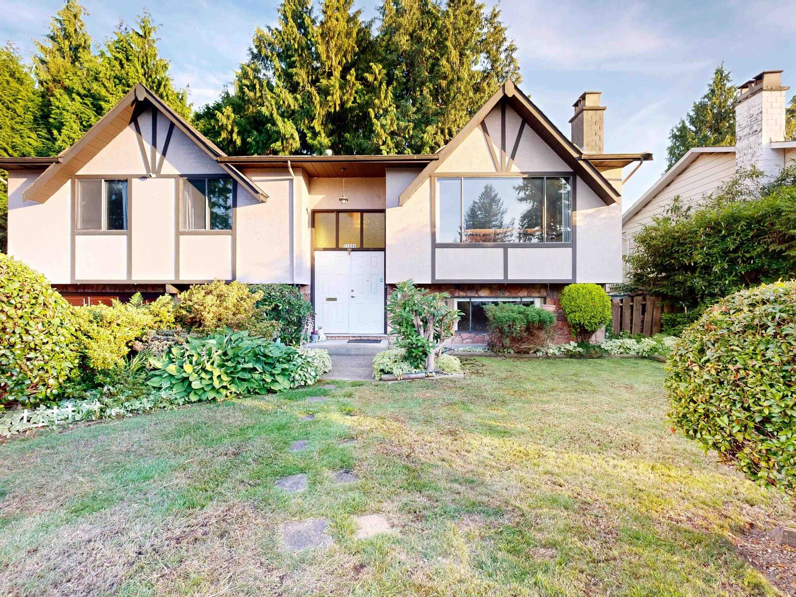 Property Photo: 11546 71A Avenue BC V4E 2E3