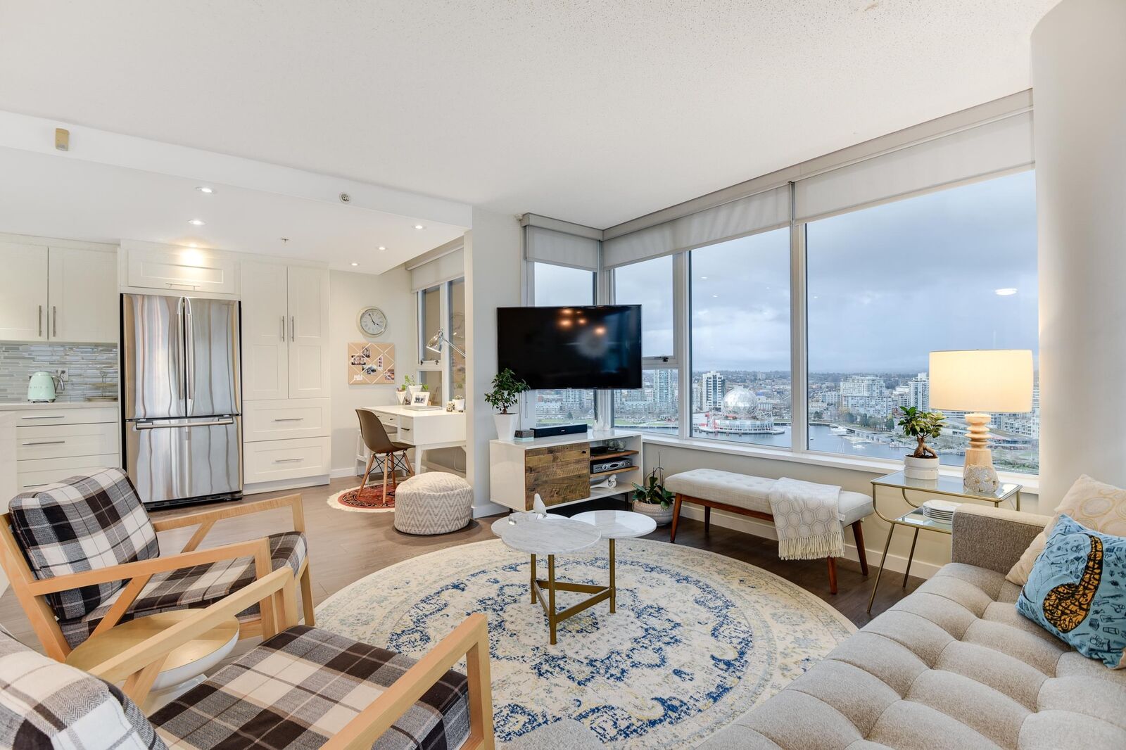 Property Photo:  33 Smithe Street 2803  BC V6B 0B5 