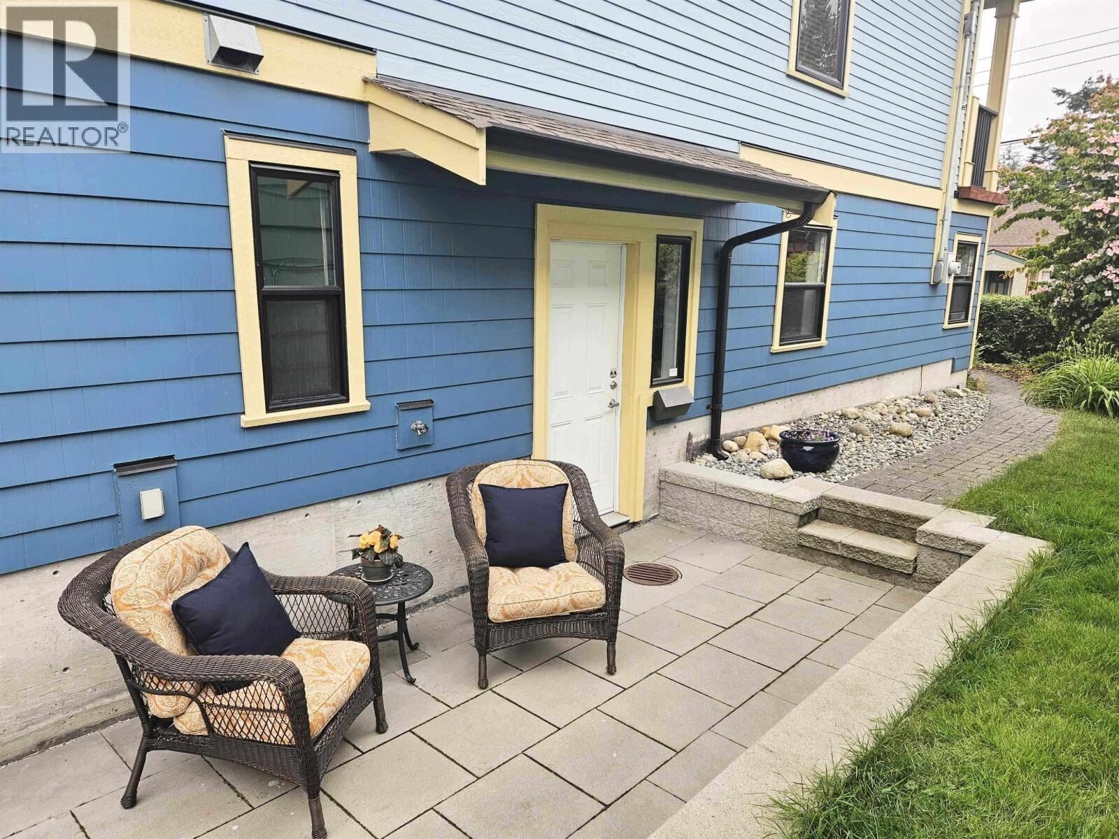 Property Photo:  823 Edinburgh Street  BC V3M 2V2 