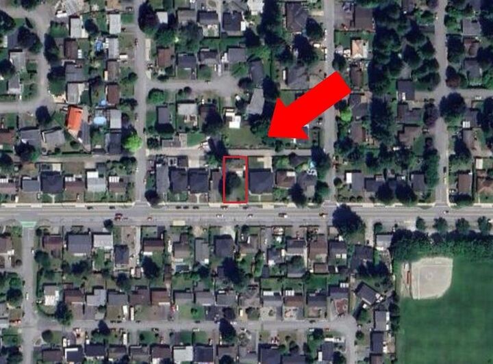 Property Photo: 1067 Prairie Avenue BC V3B 1S5