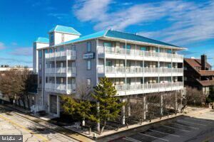 Property Photo:  6 127th Street 405  MD 21842 
