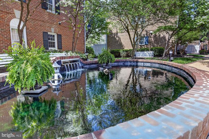 Property Photo: 1044 N Royal Street VA 22314