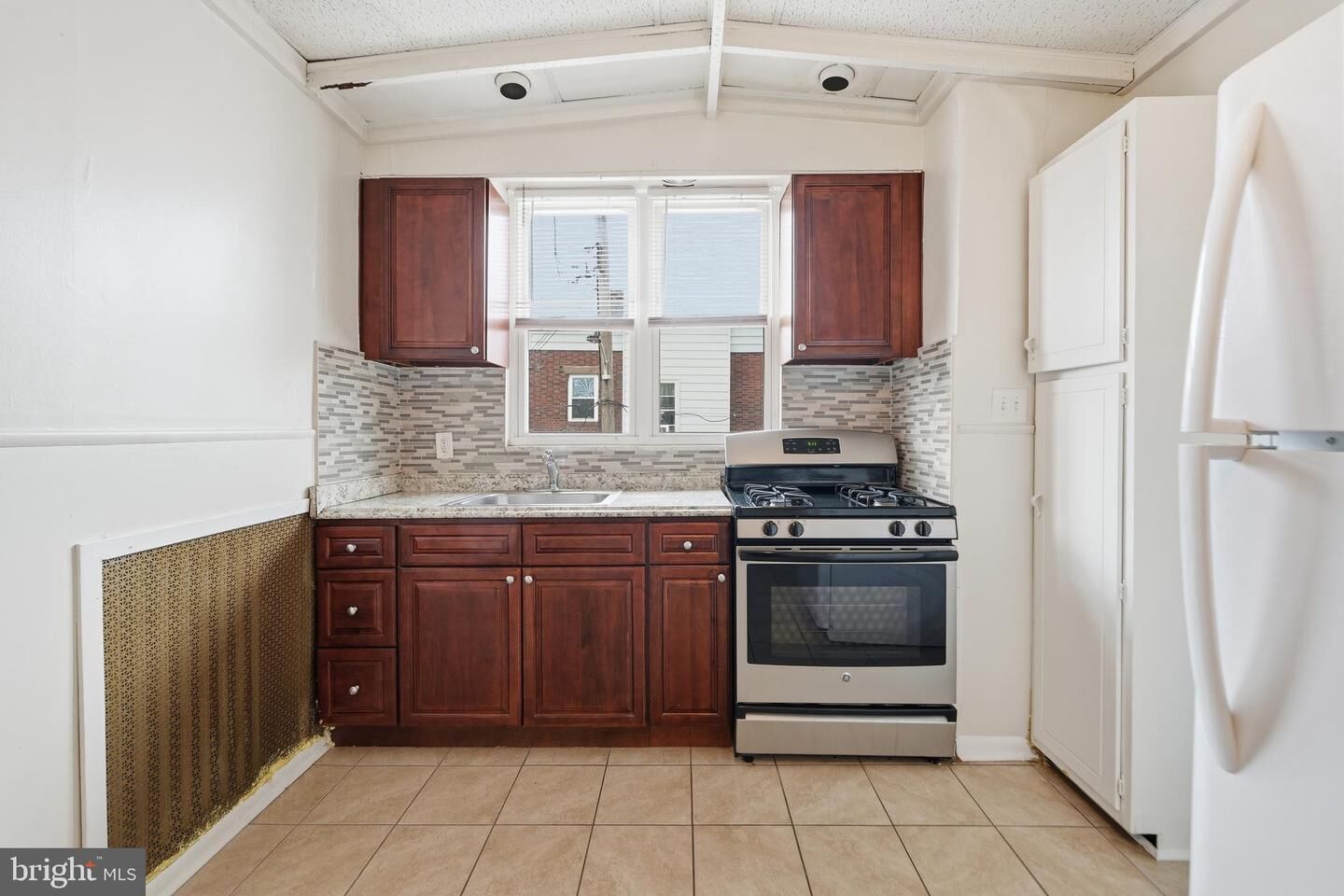 Property Photo:  2413 S 4th Street  PA 19148 
