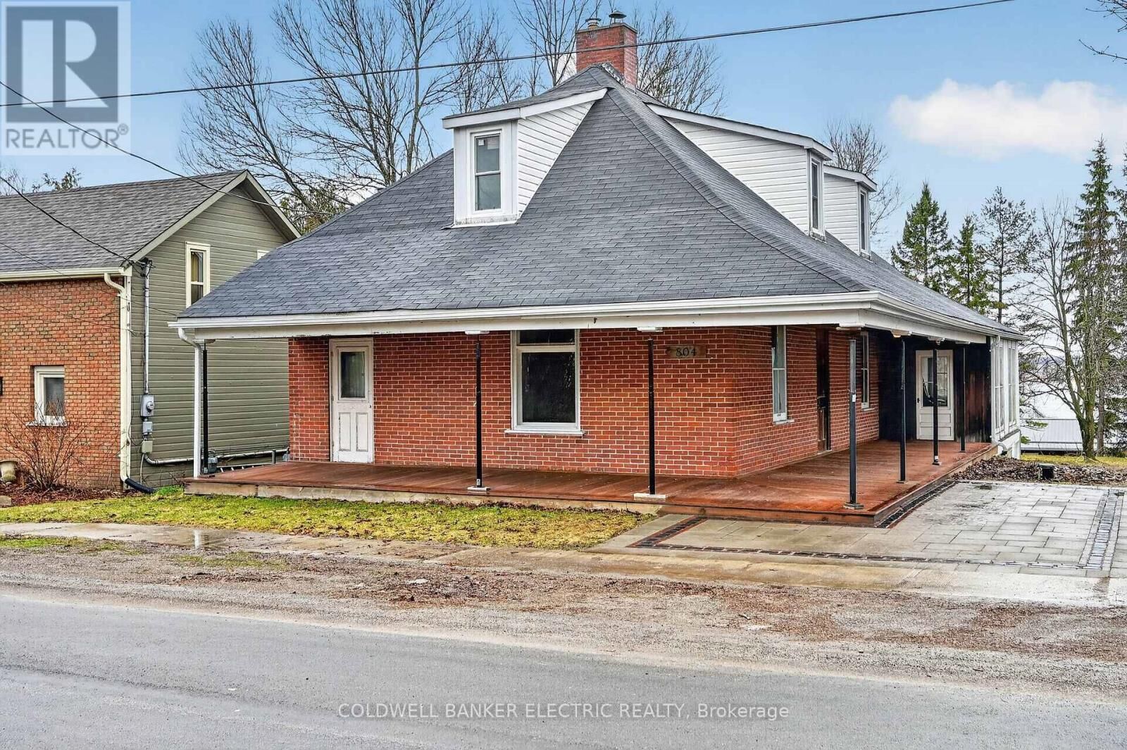 Property Photo: 804 Hunter Street ON K0L 1H0