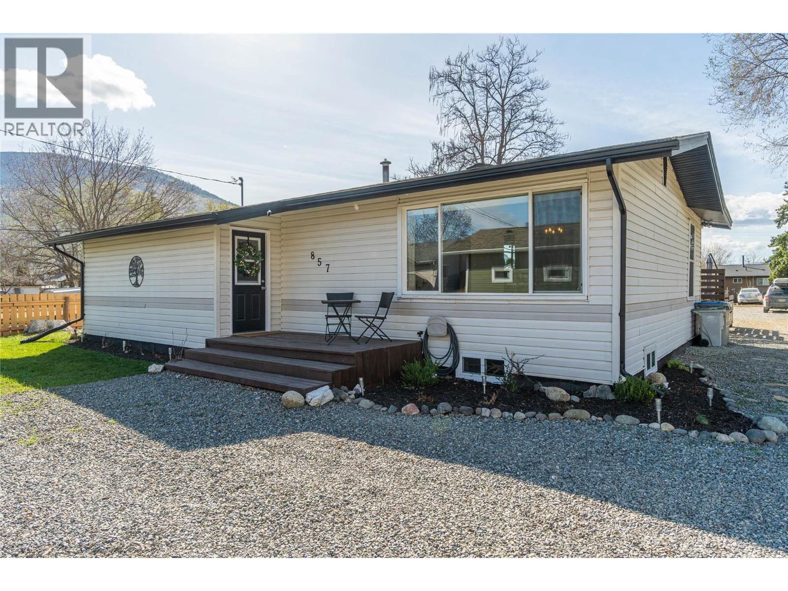 Property Photo:  857 Mayne Road  BC V2B 6H4 