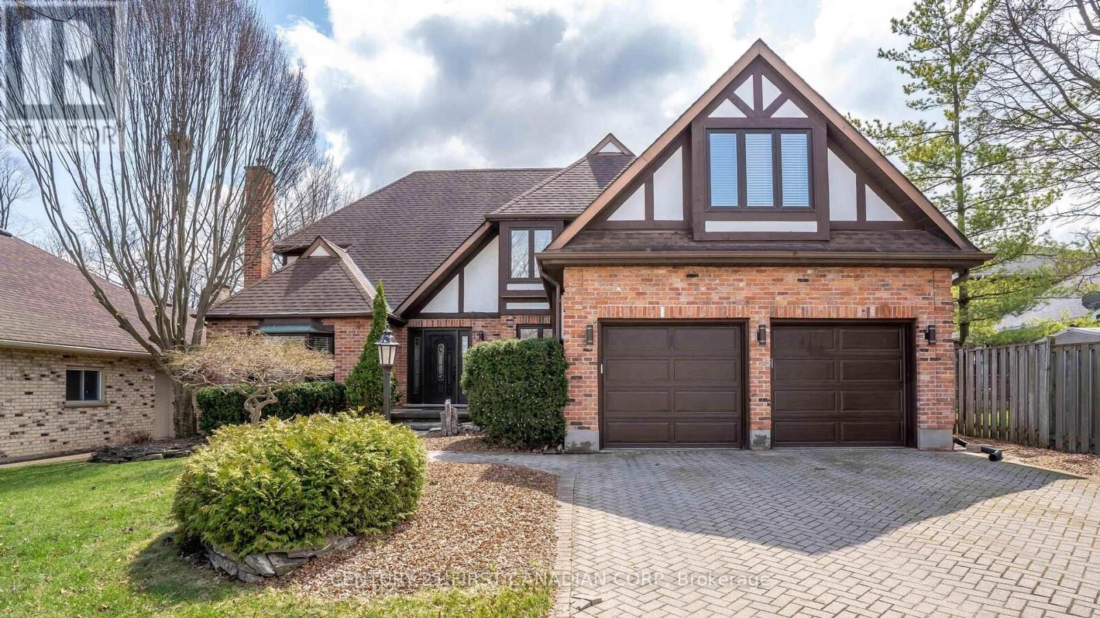 Property Photo:  135 Ambleside Drive  ON N6G 4P8 