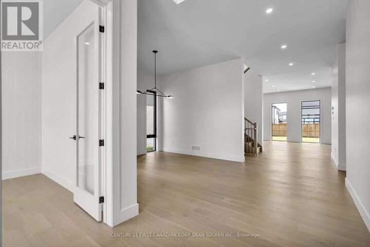 Property Photo:  7132 Silver Creek Circle  ON N6P 0G9 