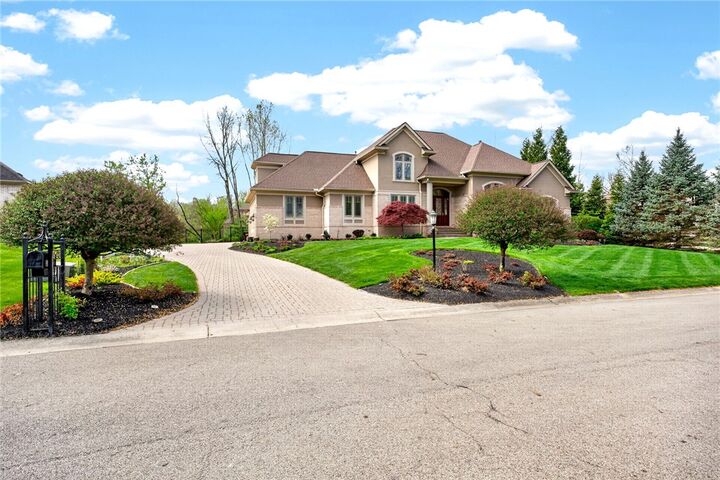 Property Photo:  998 Olde Sterling Way  OH 45459 