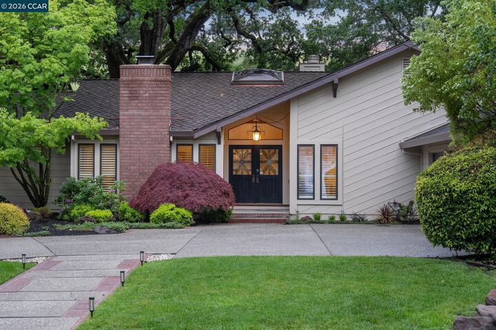 Property Photo:  2165 Canyon Oak Ln  CA 94506 