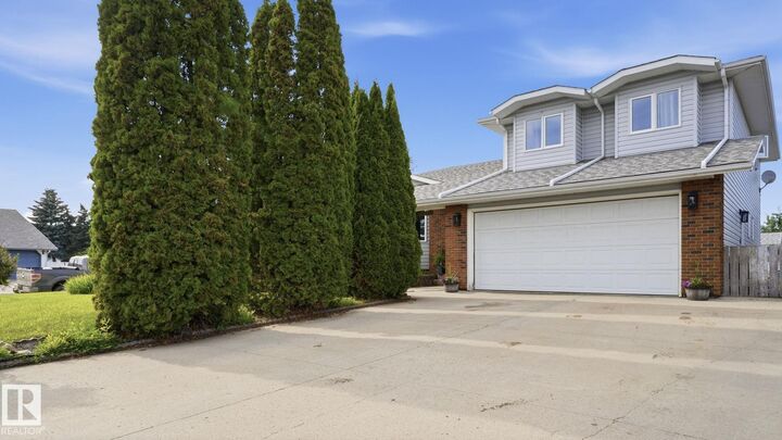 Property Photo: 5126 60 Avenue AB T9C 1J1