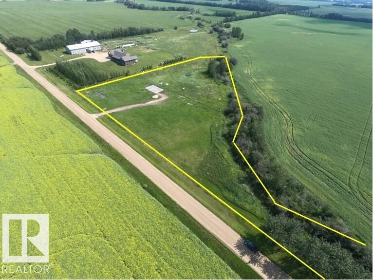 Property Photo:  26521 Twp Rd 584  AB T7P 2P6 