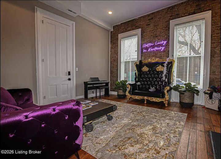 Property Photo:  1425 Quincy St  KY 40206 