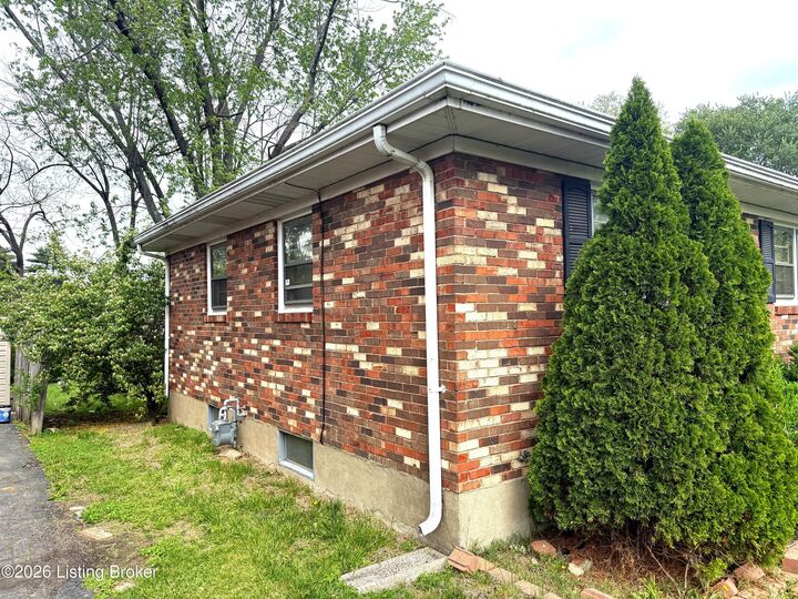 Property Photo:  3017 Mid Dale Ln  KY 40220 
