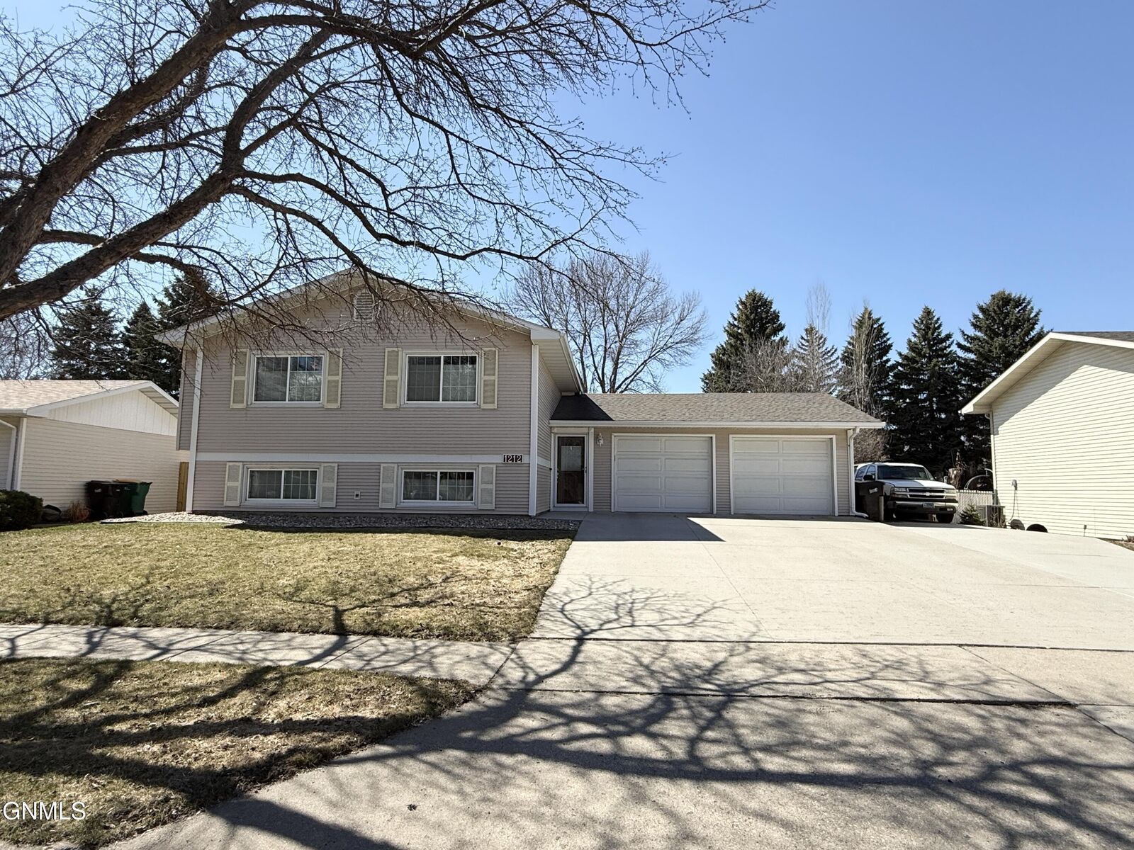 Property Photo: 1212 Westwood Street ND 58504