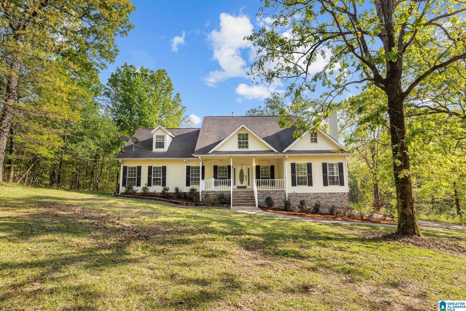 Property Photo:  6050 Coleman Lake Road  AL 35111 