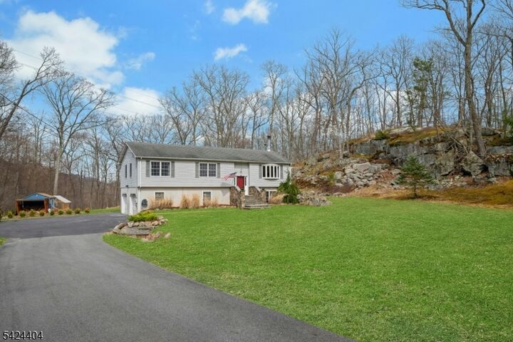 Property Photo:  4 Andover Mohawk Rd  NJ 07821 