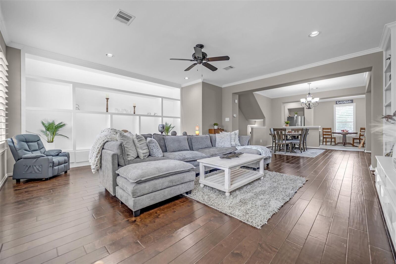 Property Photo:  8118 Stoneyway Drive  TX 77040 