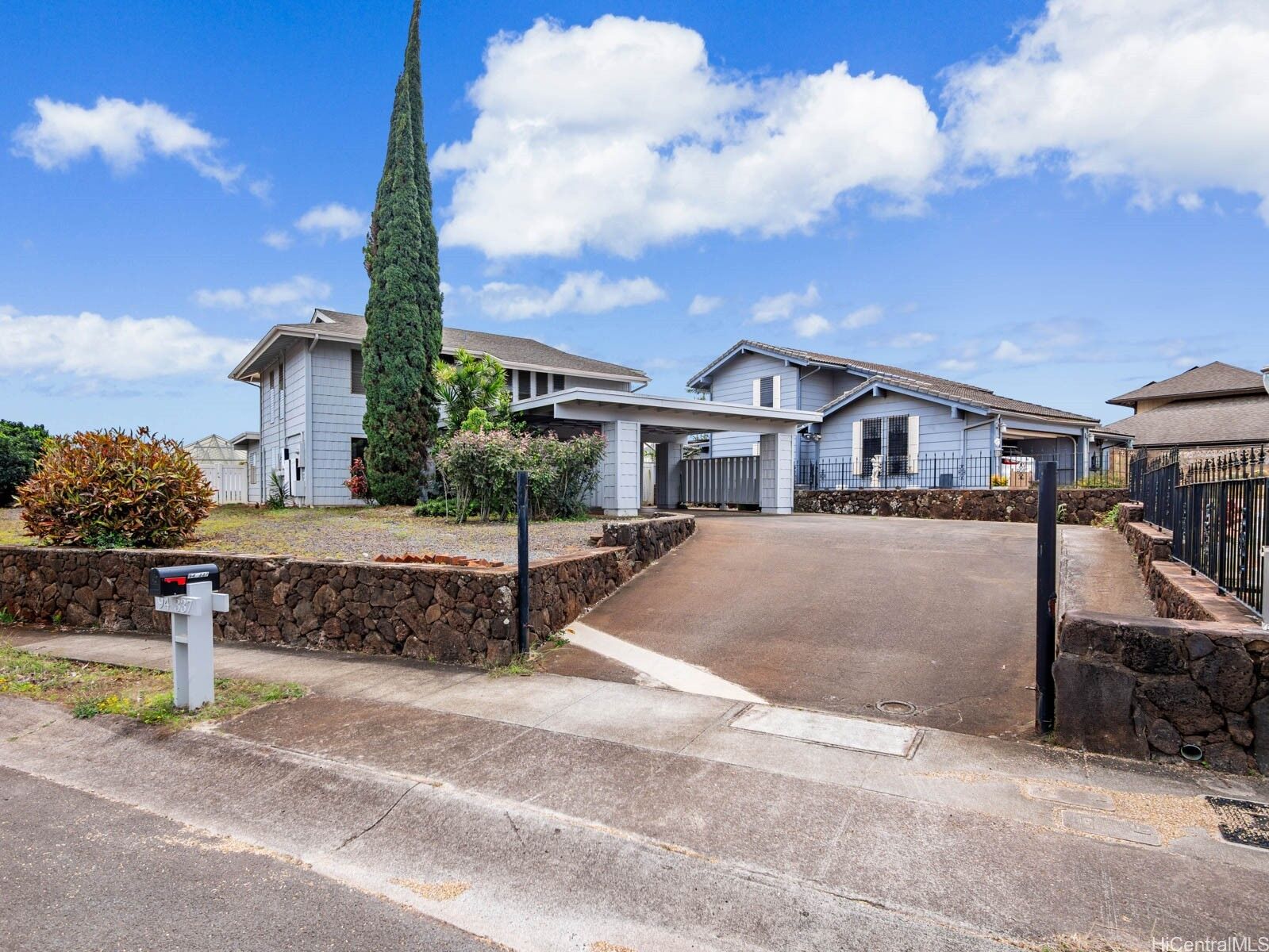 Property Photo: 94-337 Makapipipi Street HI 96789