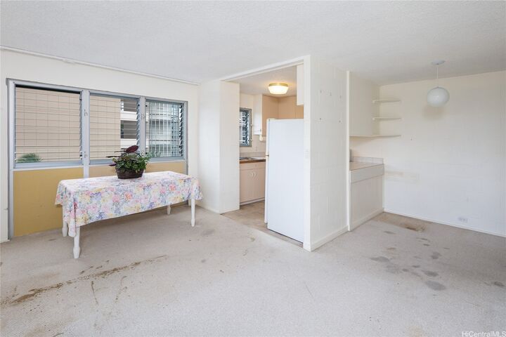 Property Photo:  509 University Avenue 504  HI 96826 