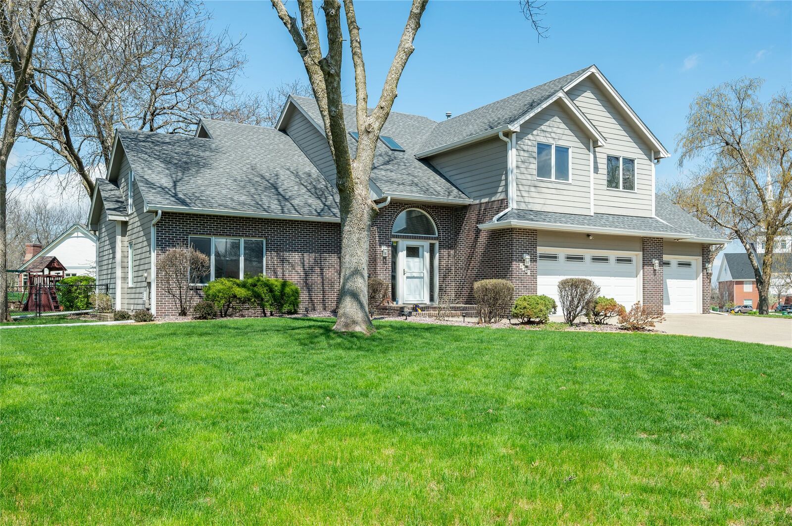 Property Photo: 6140 Brandywine Drive IA 50131