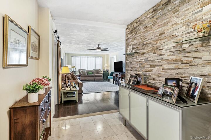 Property Photo:  300 Martine Avenue 2J  NY 10601 