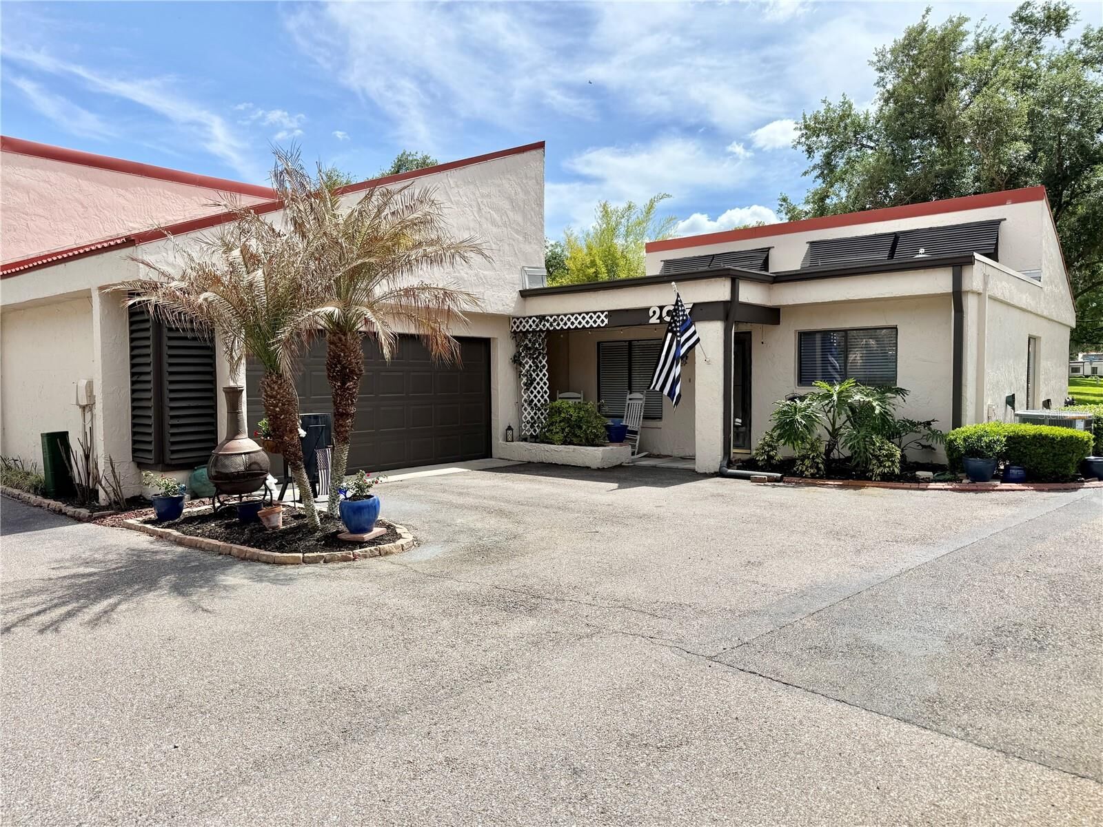 Property Photo: 207 Granada Court N FL 33566
