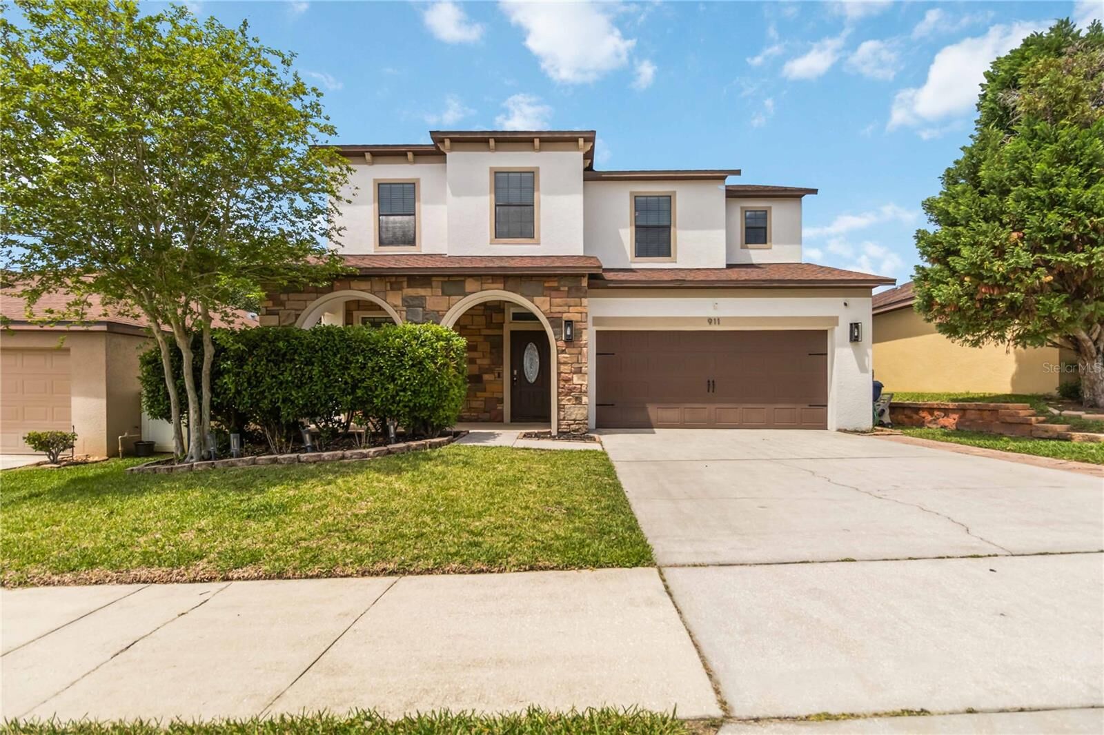 Property Photo:  911 Arbor Pointe Avenue  FL 34715 