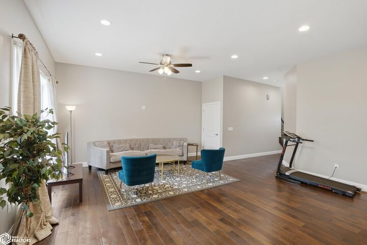 Property Photo:  5174 Deerfield Drive  IA 52601 