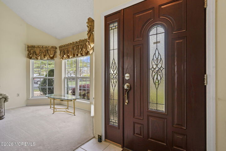 Property Photo:  26 Tall Oaks Court  NJ 08857 