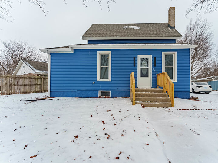 Property Photo:  214 S Prospect Street  IL 60152 