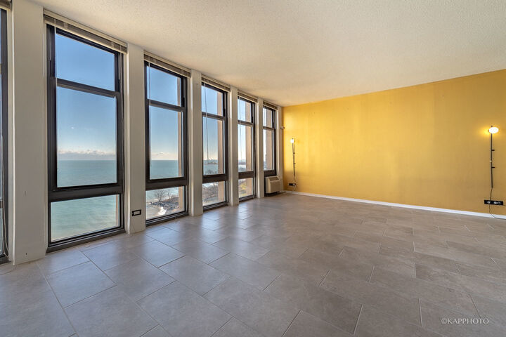 Property Photo:  6700 S South Shore Drive 22B  IL 60649 