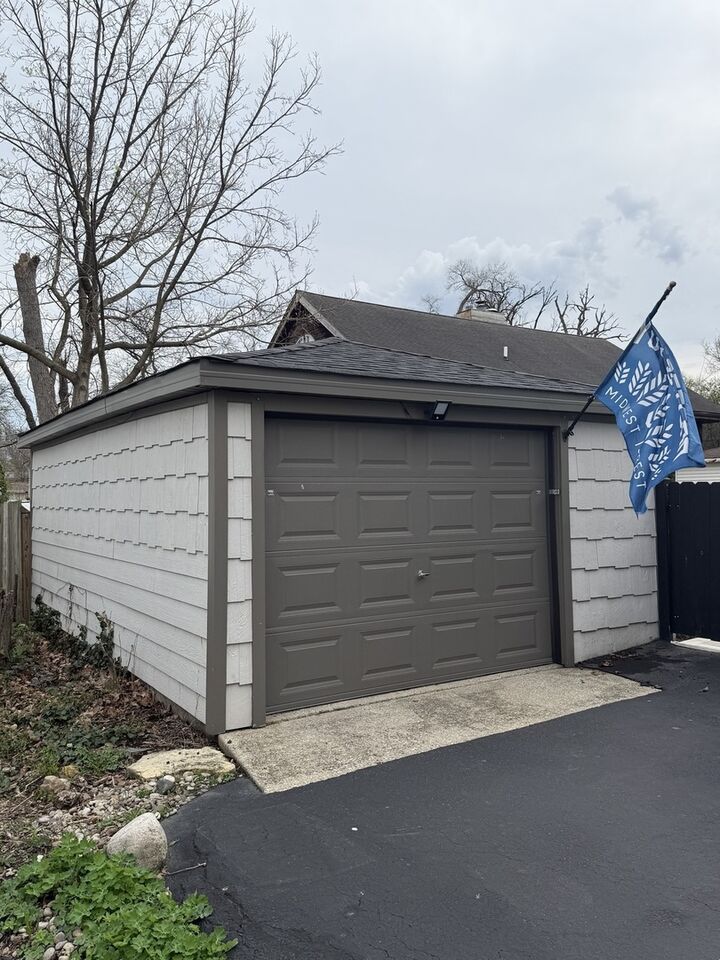 Property Photo:  949 Kenyon Street  IL 60516 