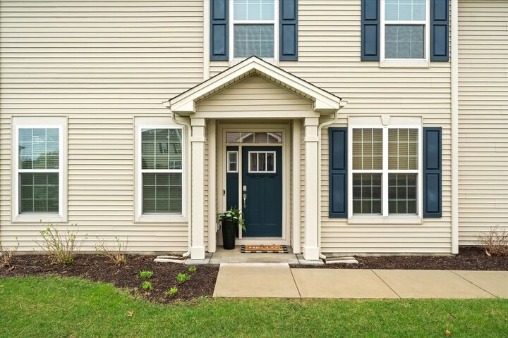 Property Photo:  1125 Hawk Hollow Drive  IL 60560 