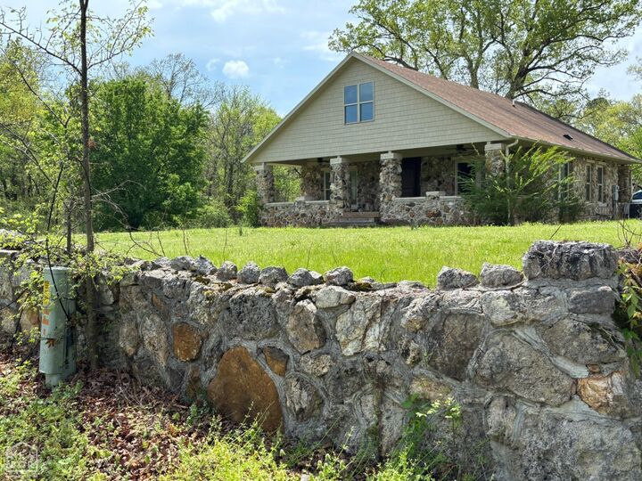 Property Photo:  429 W Ferguson  AR 72482 