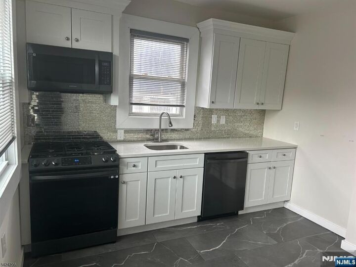 Property Photo:  194-196 Wainwright Street  NJ 07112 