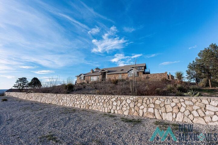 Property Photo:  916 Fountain Drive  NM 88220 