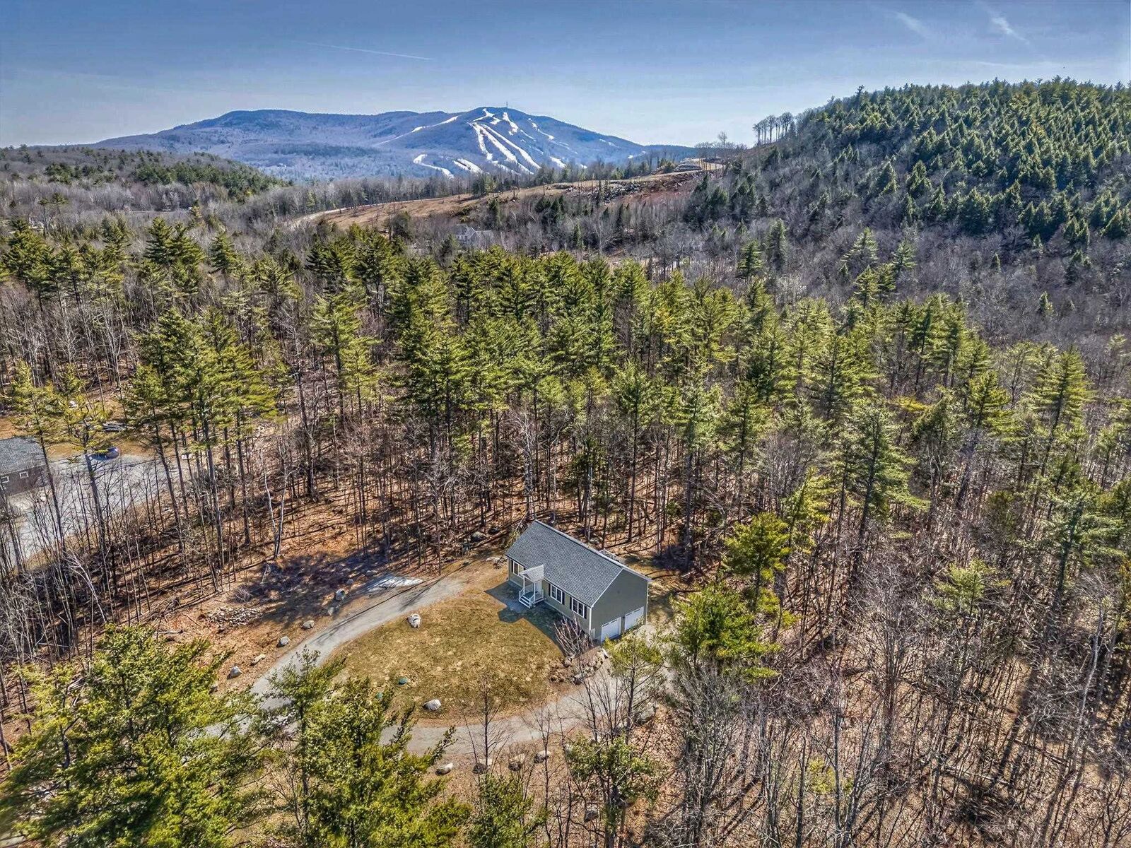 Property Photo:  21 Caldwell Lane  NH 03782 