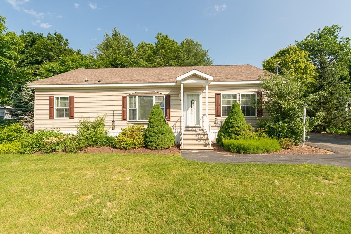 Property Photo: 6 Mapleshade Drive NH 03062