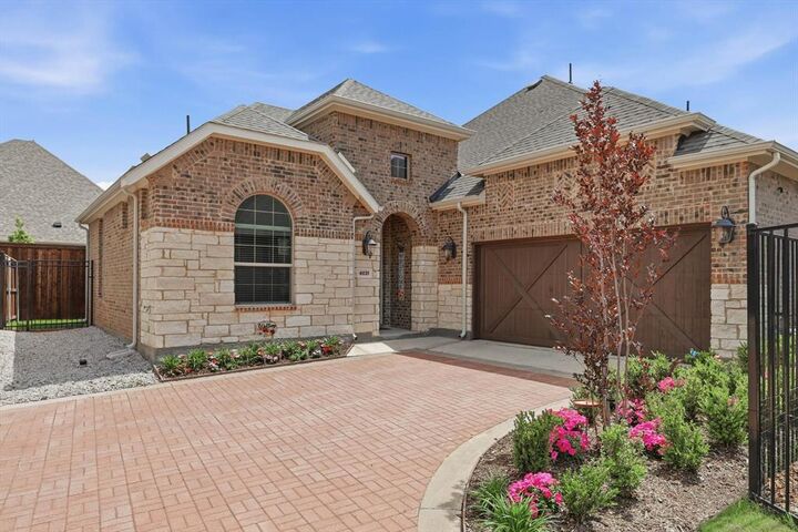 Property Photo:  4831 Forest Crest Parkway  TX 76005 